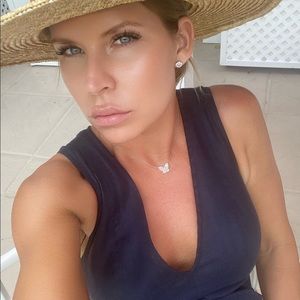 Meet your Posher, Carrie